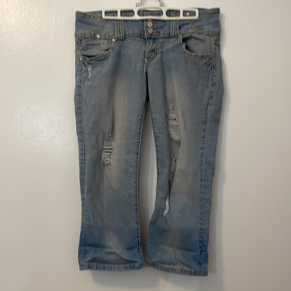 Almost Famous denim blue Jean capri size 13 distressed pants